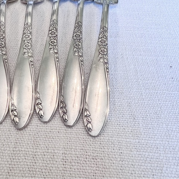 8 Oneida Dinner Forks Country Lane Pattern Wm A Rogers Flatware Silverplate - Picture 2 of 6